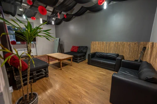 Диваны, столы, стулья